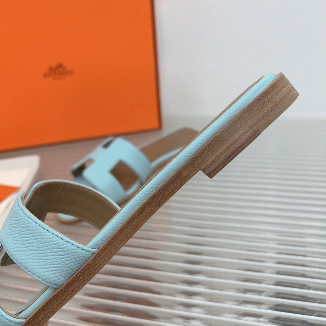 UA Hermès Oran sandal