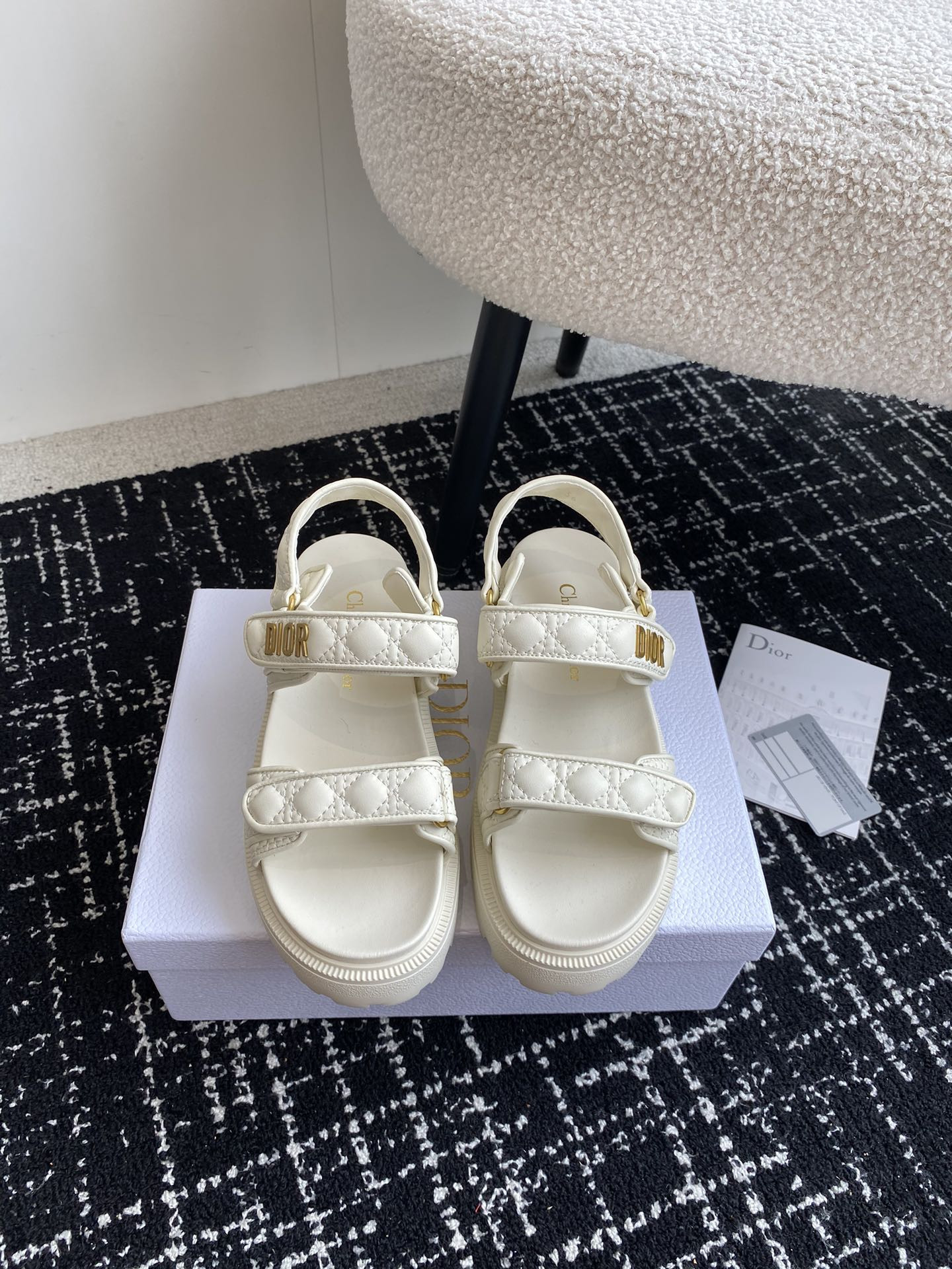 ua D*oract platform sandal