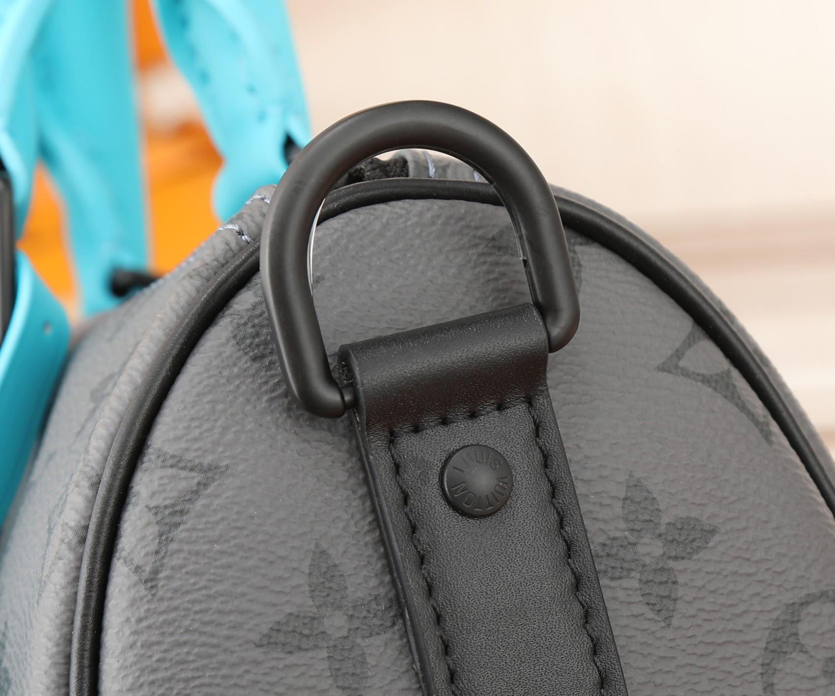 LV Keepall Bandoulière 25 M11645 9.8 x 5.9 x 4.3 inches