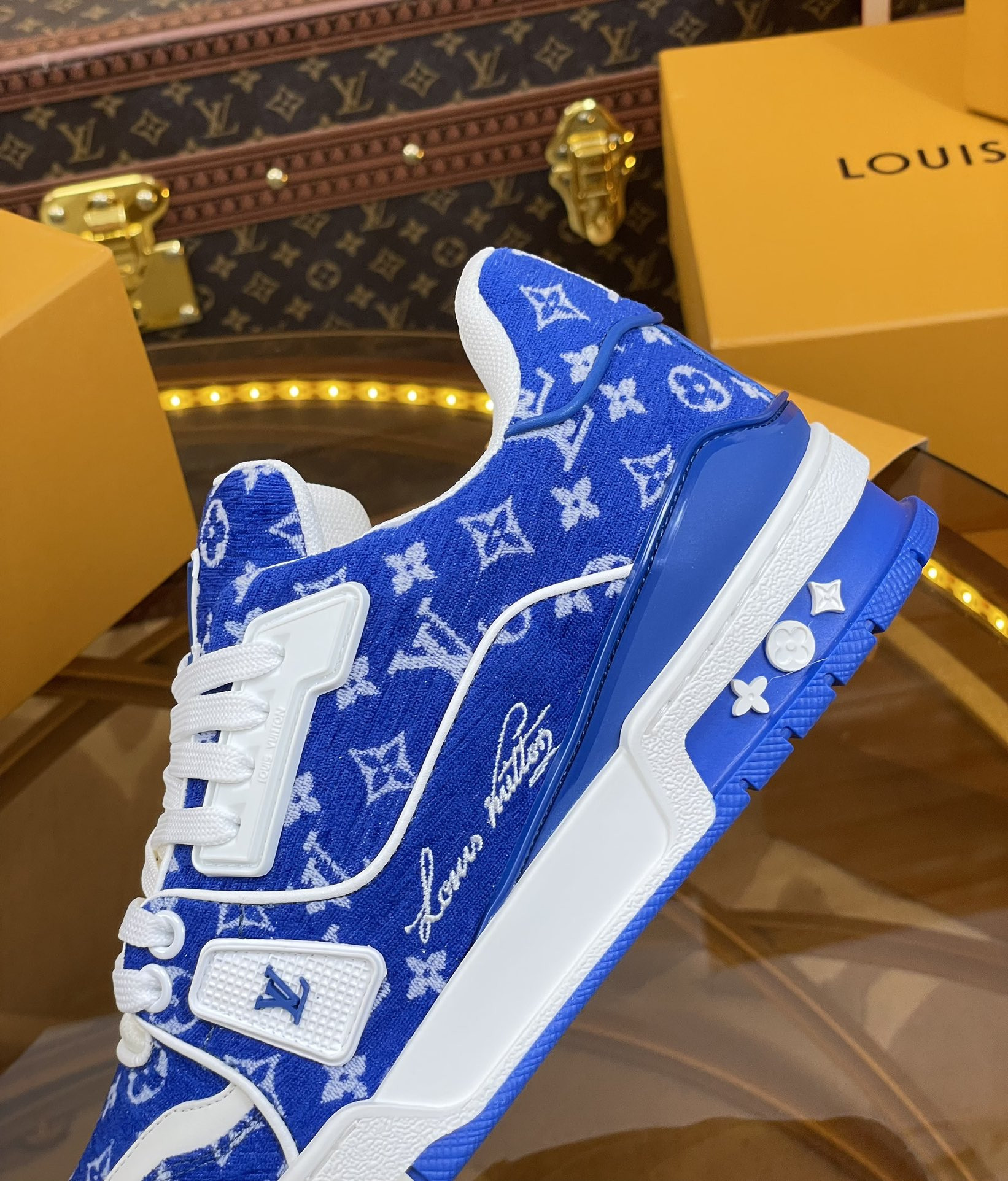 UA LV Trainer Sneaker
