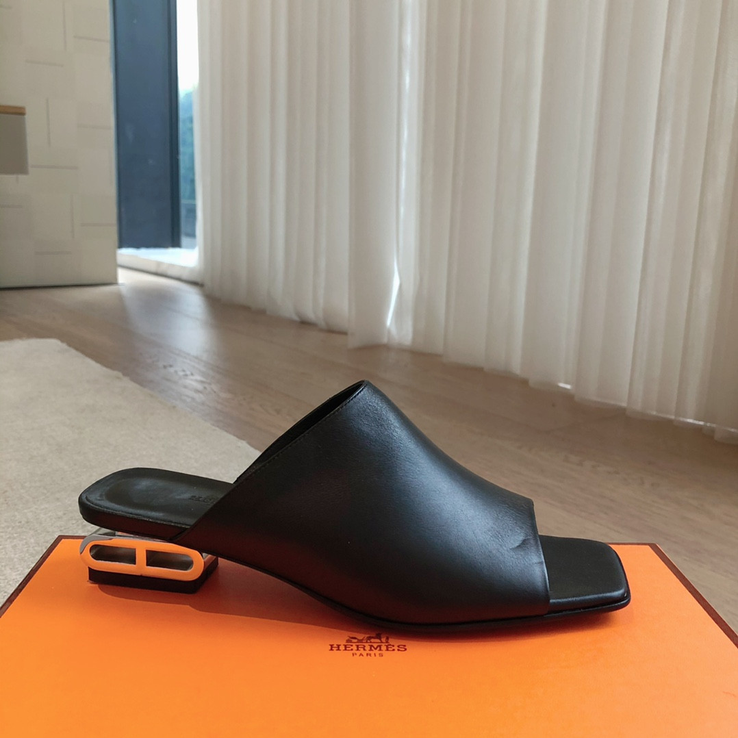 UA Hermès Sandal