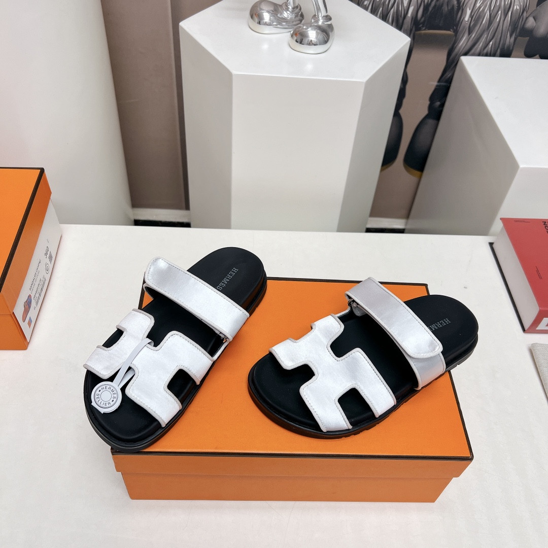 UA Hermès Chypre sandal