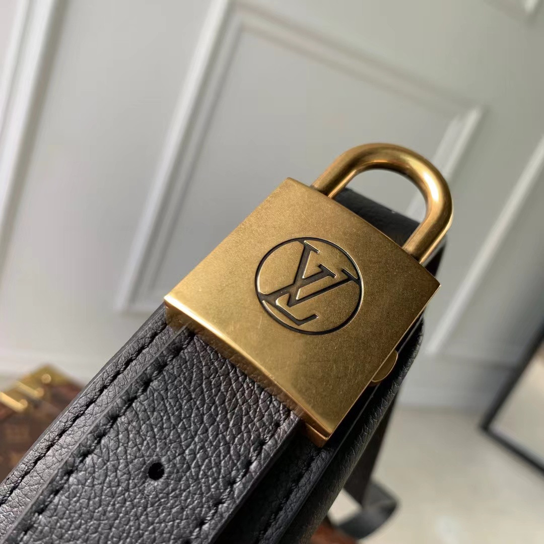 LV Low Key Bumbag M11429 28x13x5.5CM
