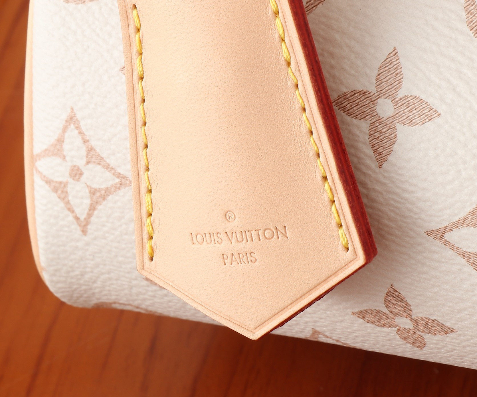 LV Speedy 18 M24474 18x12.5x11CM