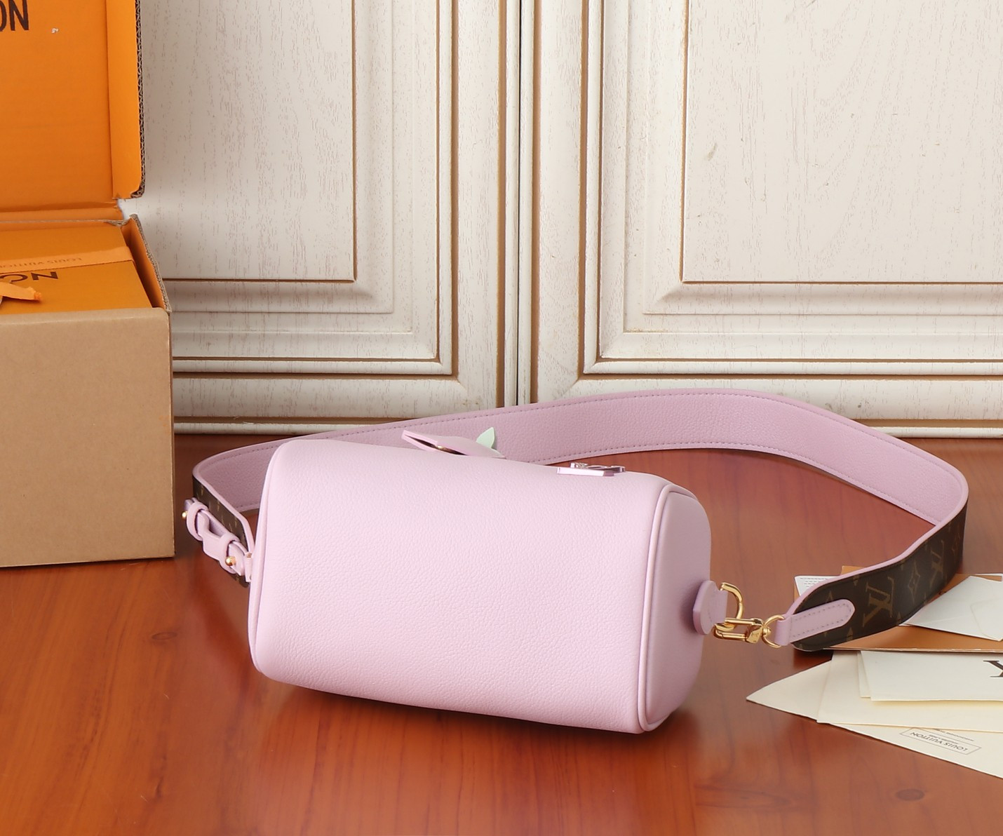 LV Speedy 18 M24598 18x12.5x11CM