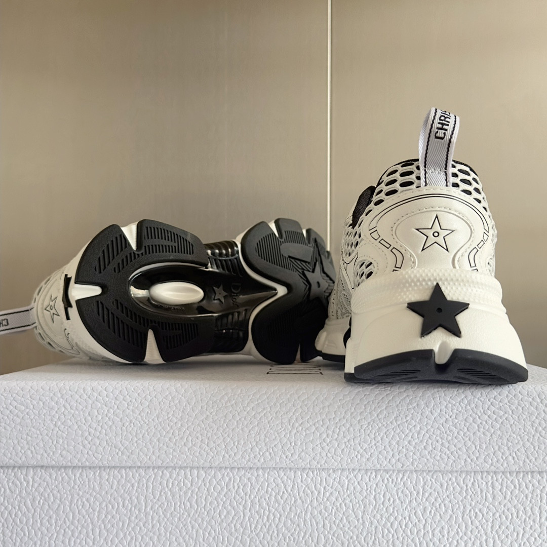 ua D*or vibe sneaker