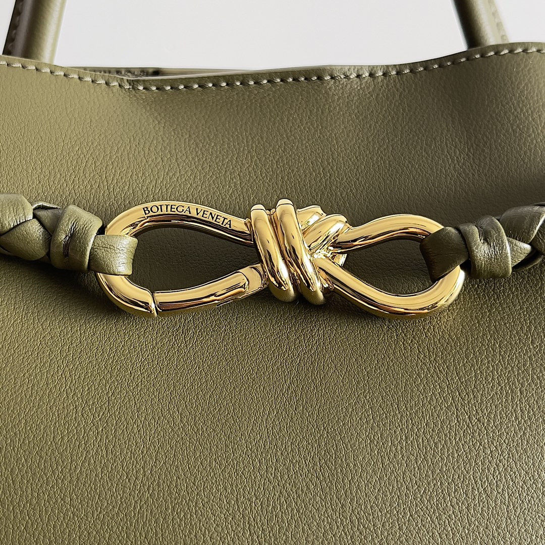 bo*te*ga Ve*ne*ta medium andiamo 32x25x11cm