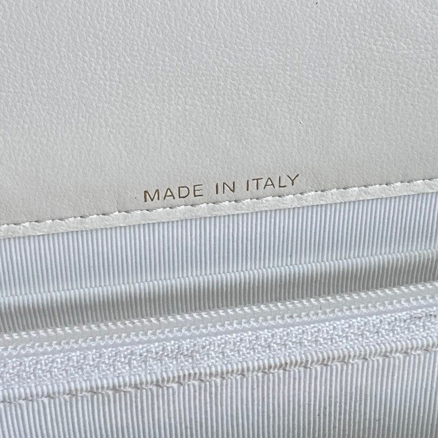 Ch*el 24b trendy cc 18.5cm