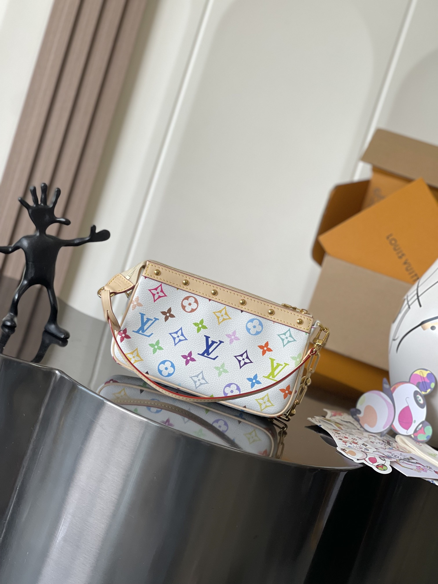 LV Pochette Accessoires M13404 22x13x4cm