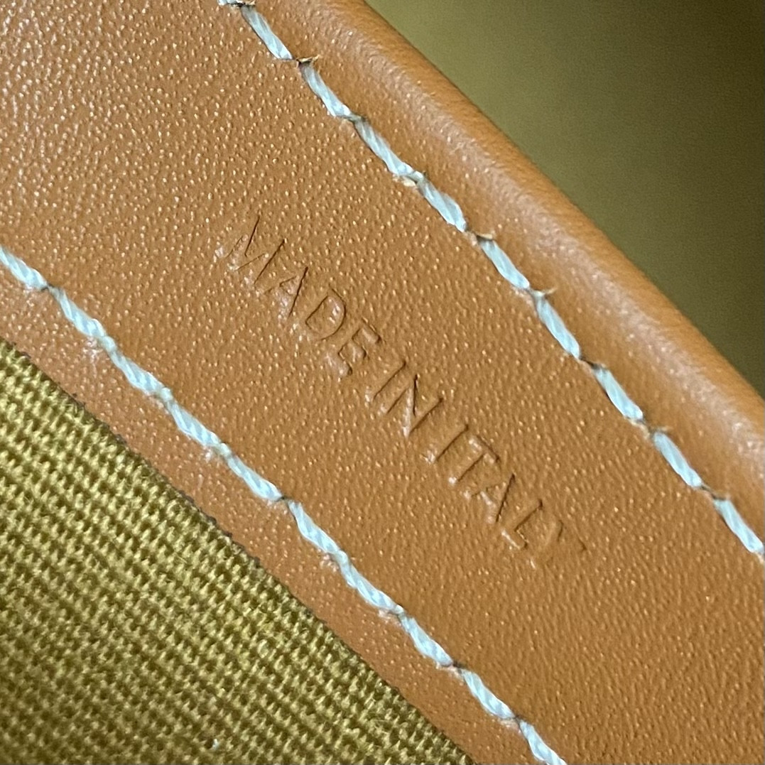 Ce**e small bowling in triomphe canvas and calfskin 25x17x10cm