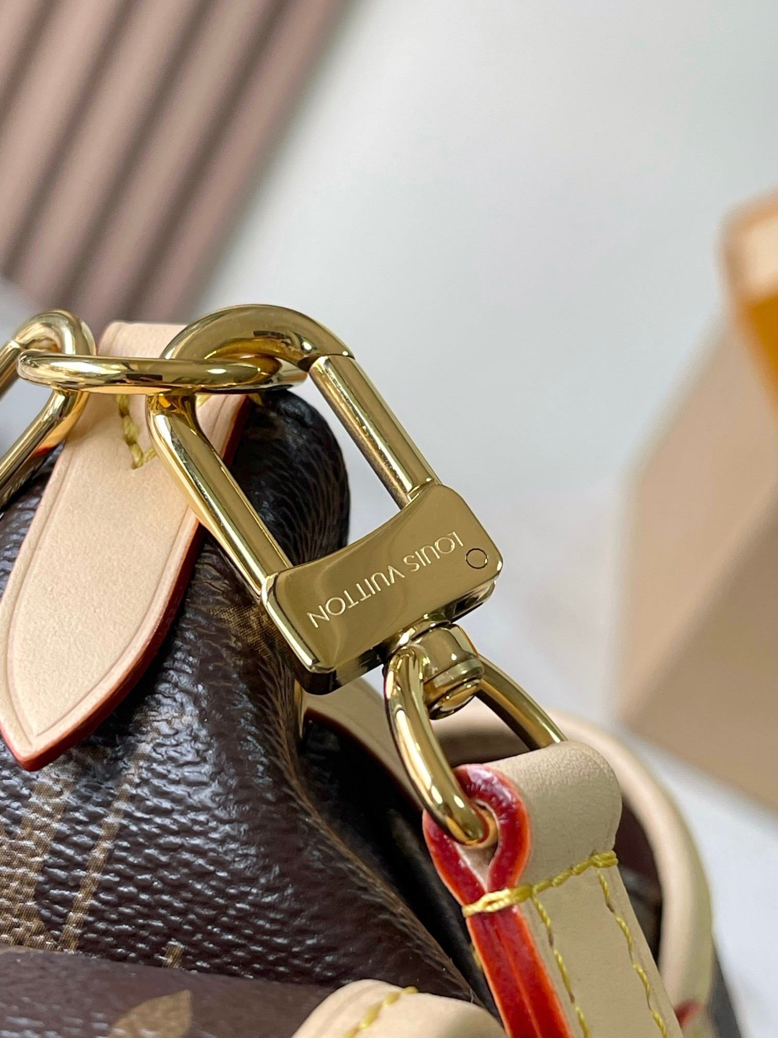 LV Odysse M25085 27 x 17 x 12 cm