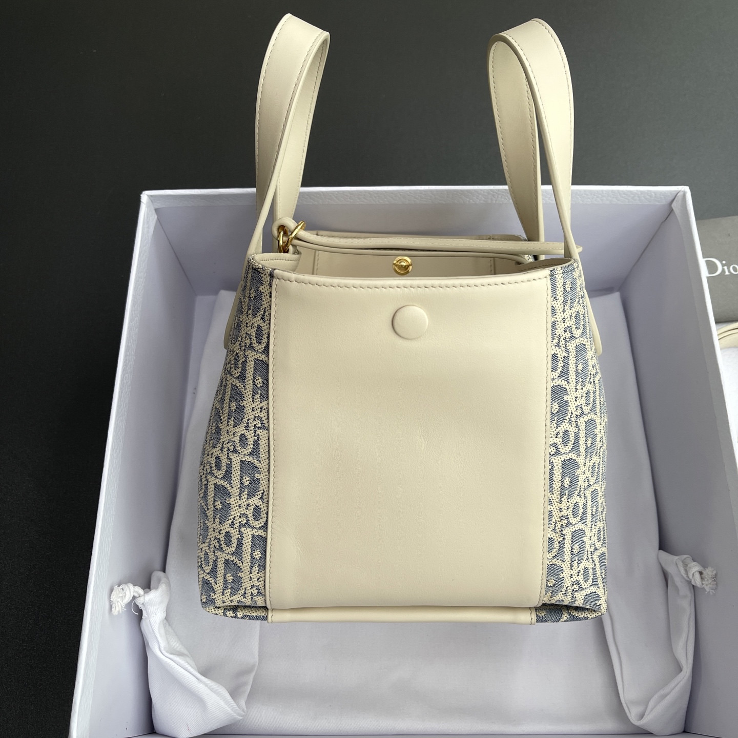 D*or small signature bucket bag 21x19x11cm