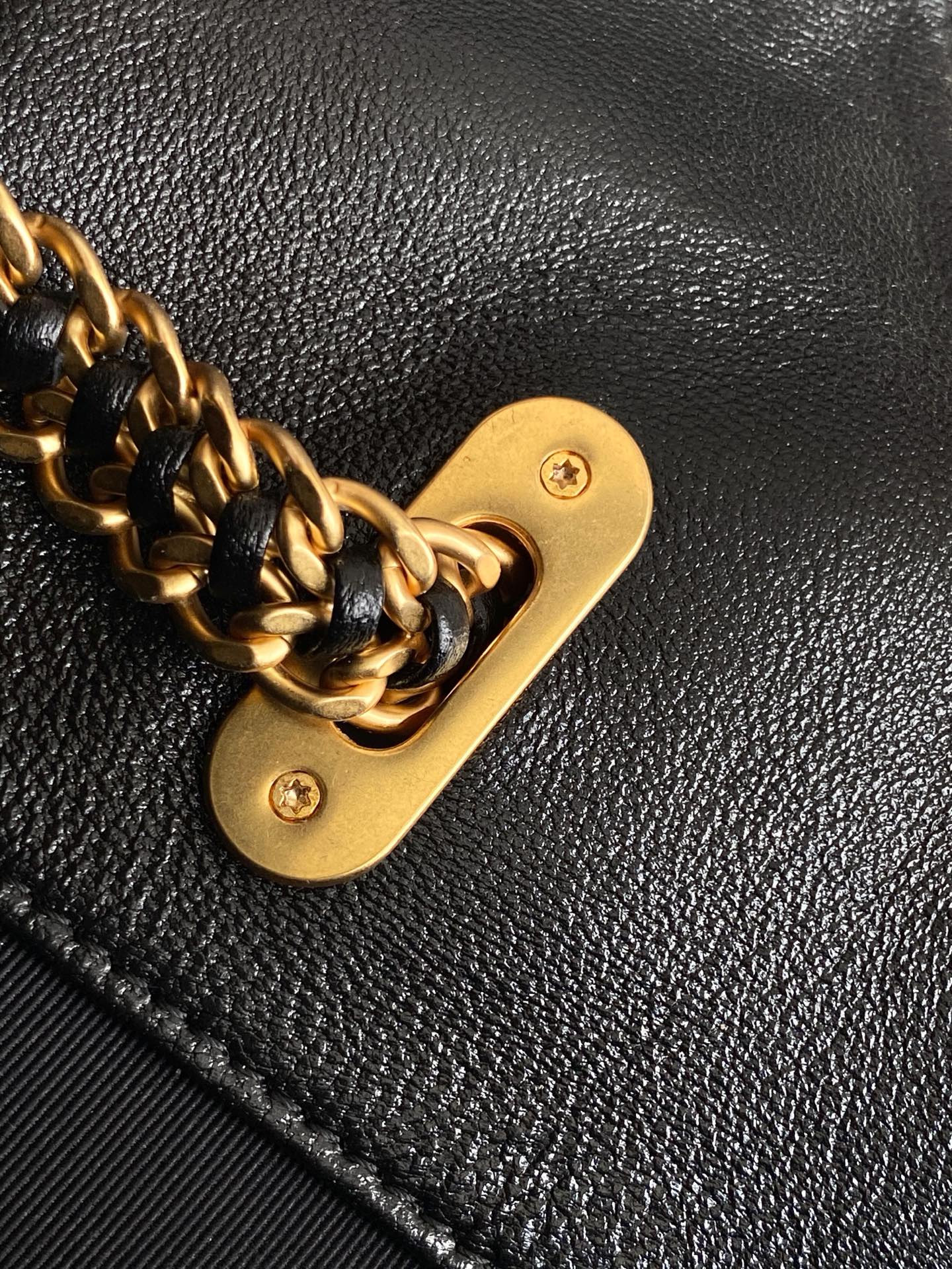 Ch*el 25p hobo bag 25x20x13cm