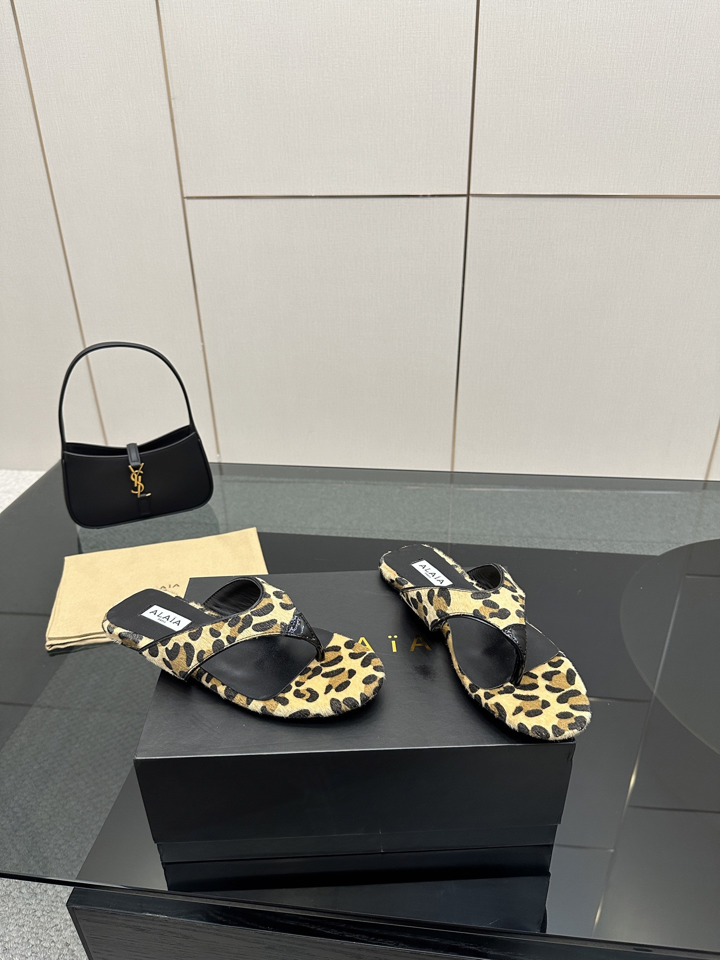 UA Alaia Triangle Flat Slides(Customized Size 7-10 days production time)