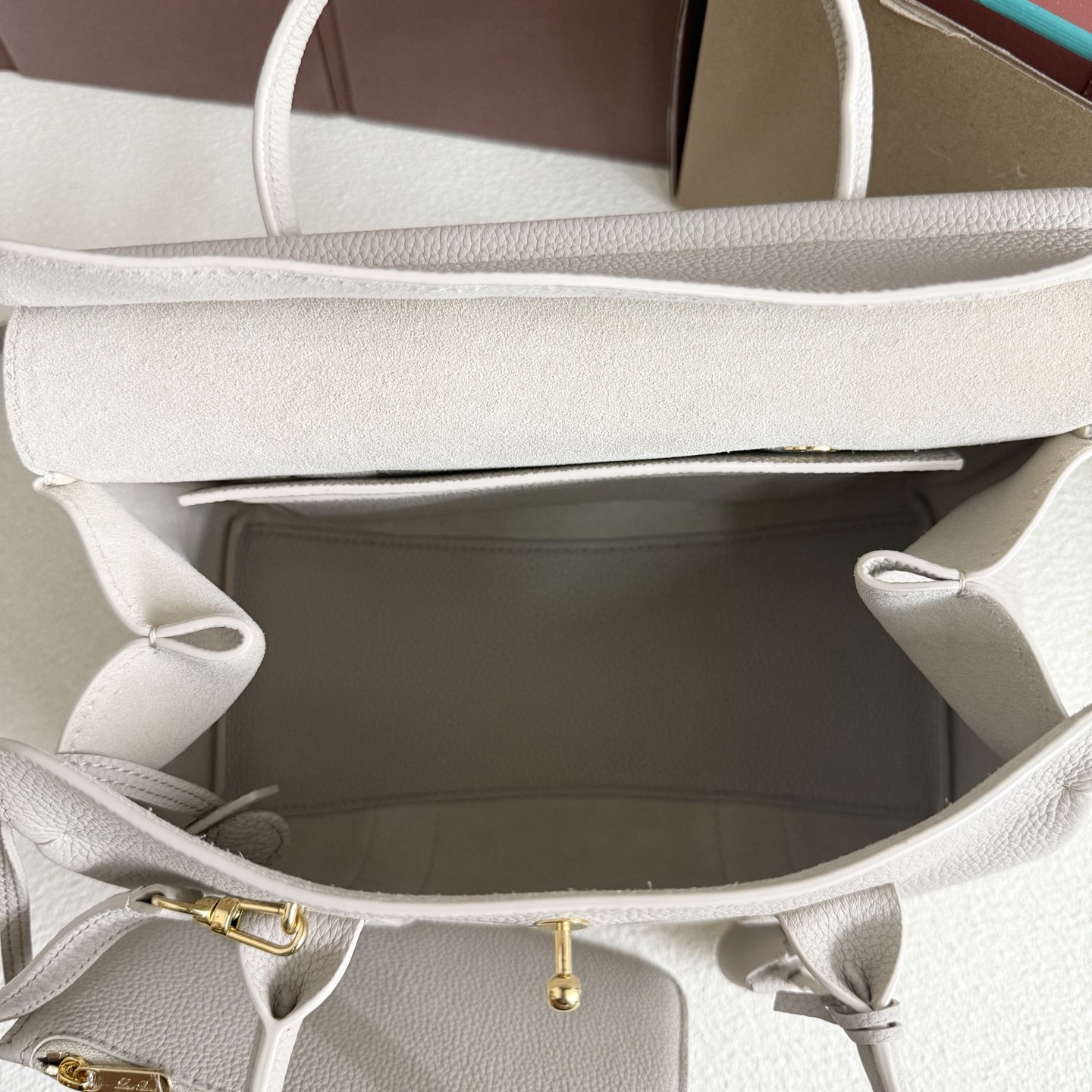 L**o p*ana loom l25 calfskin 25x18x12.5cm