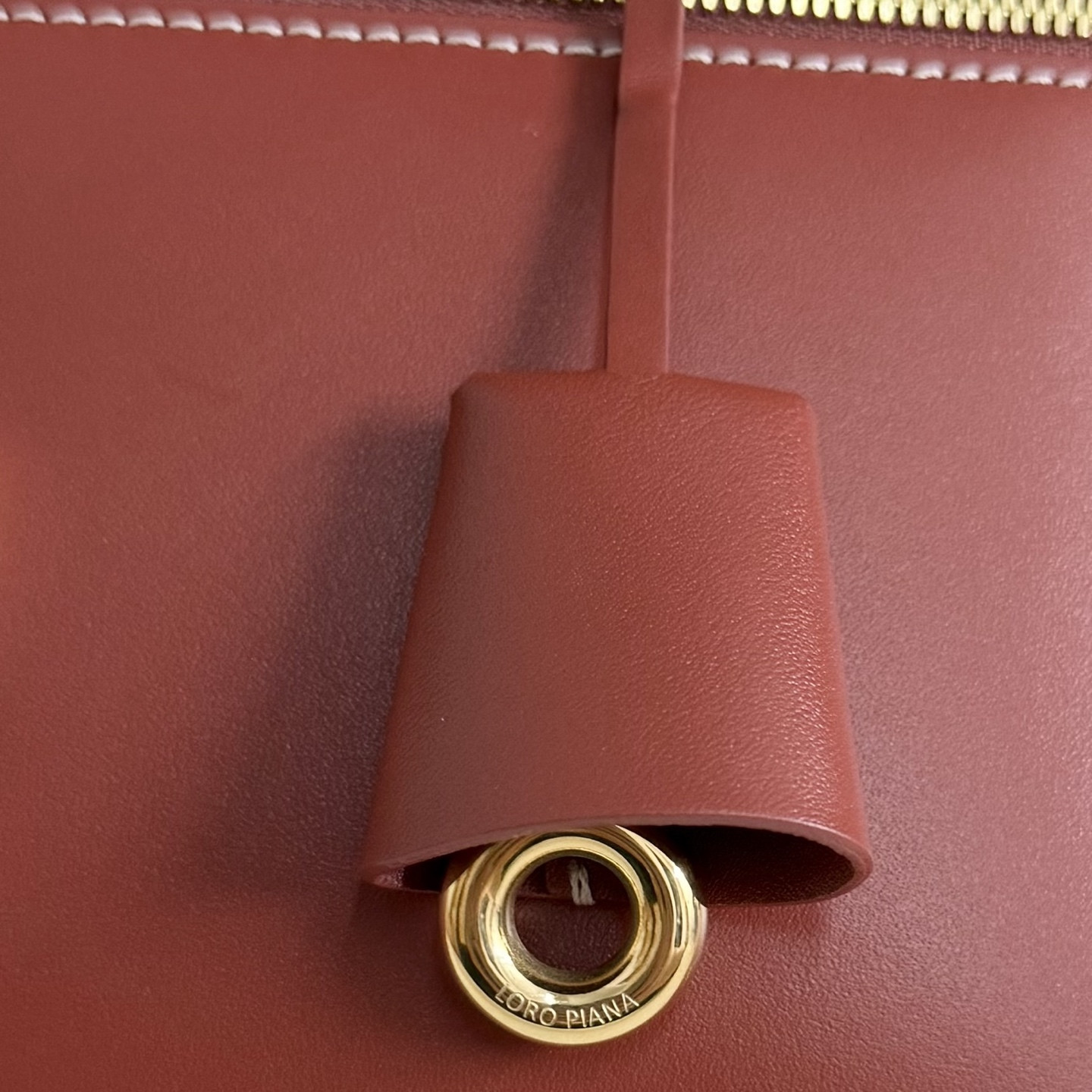 L**o p*ana extra pocket l27 calfskin 16x27x10cm